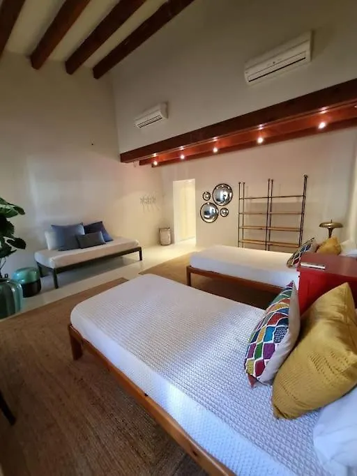 Didi House - Charming In Downtown Mahon Villa